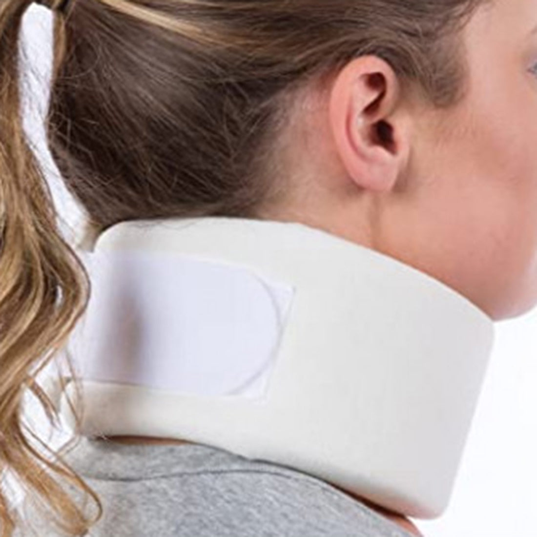 Mueller Cervical Neck Collar - White